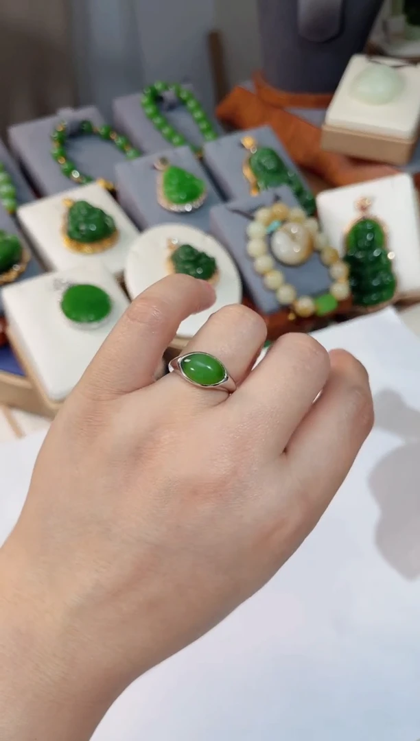 银S925镶嵌戒指和田玉猫眼