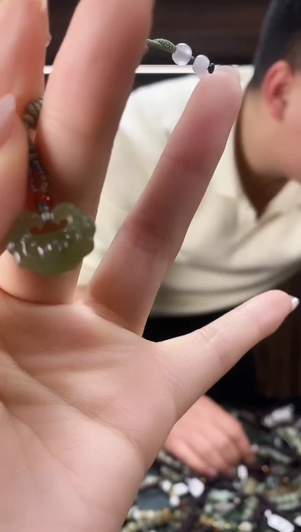 【闪购商品】和田玉颈饰未镶嵌多样性发货，拍一发一