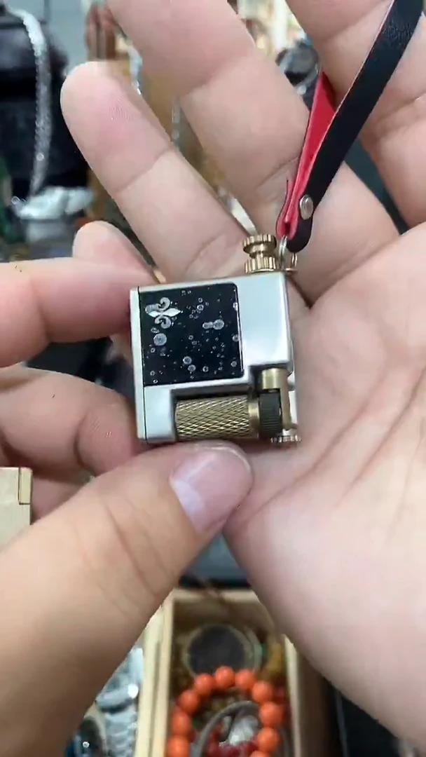瓷片闪购商品  如图所示