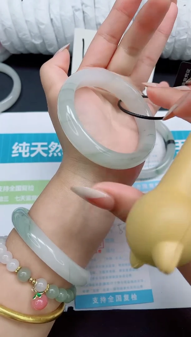 石英质玉手镯未镶嵌c251-59.1