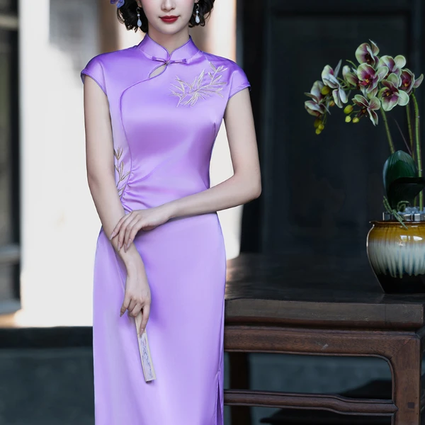 高端紫色绝美旗袍减龄时尚洋气长款2025年新款日常穿秋款绝美走秀