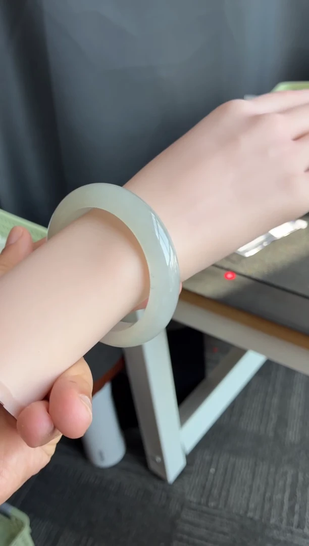 未镶嵌手镯翡翠75号53.1*12.6*9.1正圈