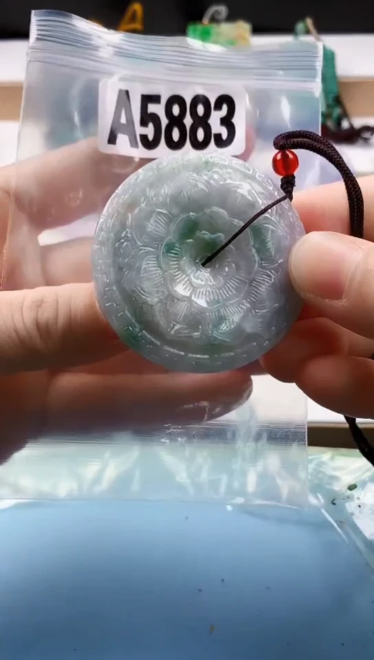 翡翠未镶嵌颈饰天然翡翠吊坠挂件