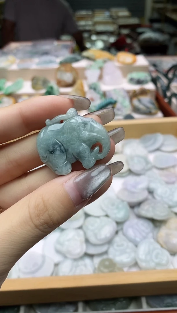 颈饰未镶嵌翡翠1