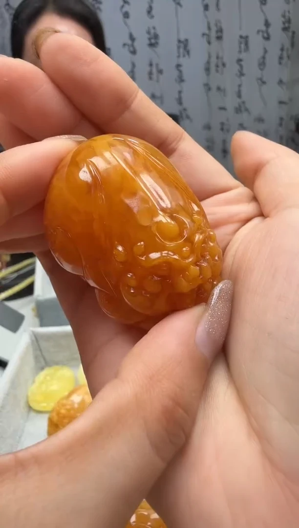 裸石琥珀未镶嵌如图