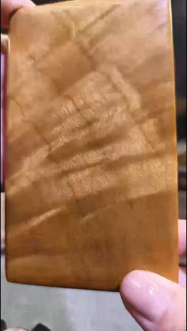金丝楠     细支烟盒