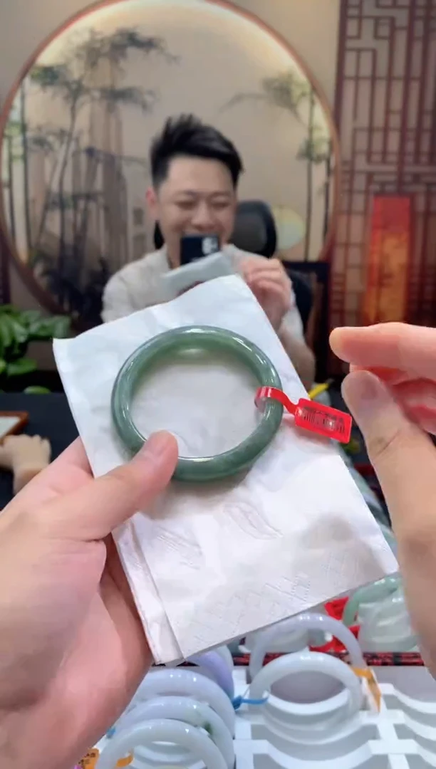 未镶嵌手镯翡翠000051632
