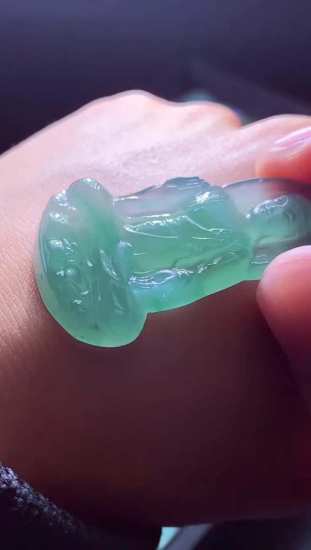未镶嵌定制翡翠鲸*?翡翠毛货定制