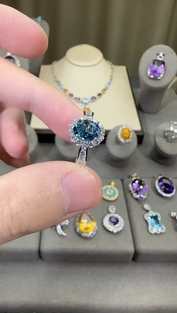 银S925镶嵌戒指托帕石9*7mm戒指伦敦蓝