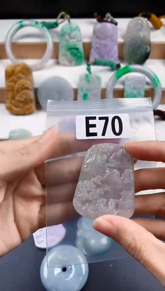 颈饰未镶嵌翡翠天然翡翠吊坠挂件