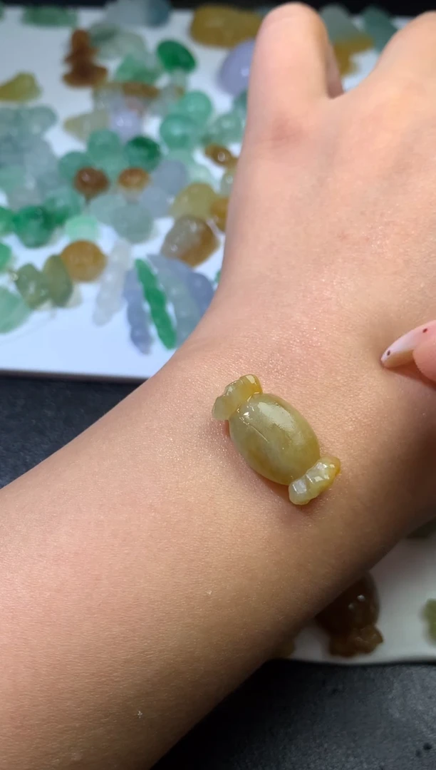 未镶嵌定制翡翠毛货
