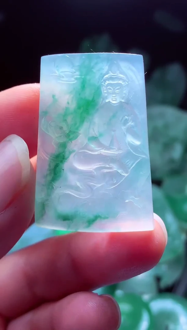 未镶嵌定制翡翠阿*?翡翠毛货定制