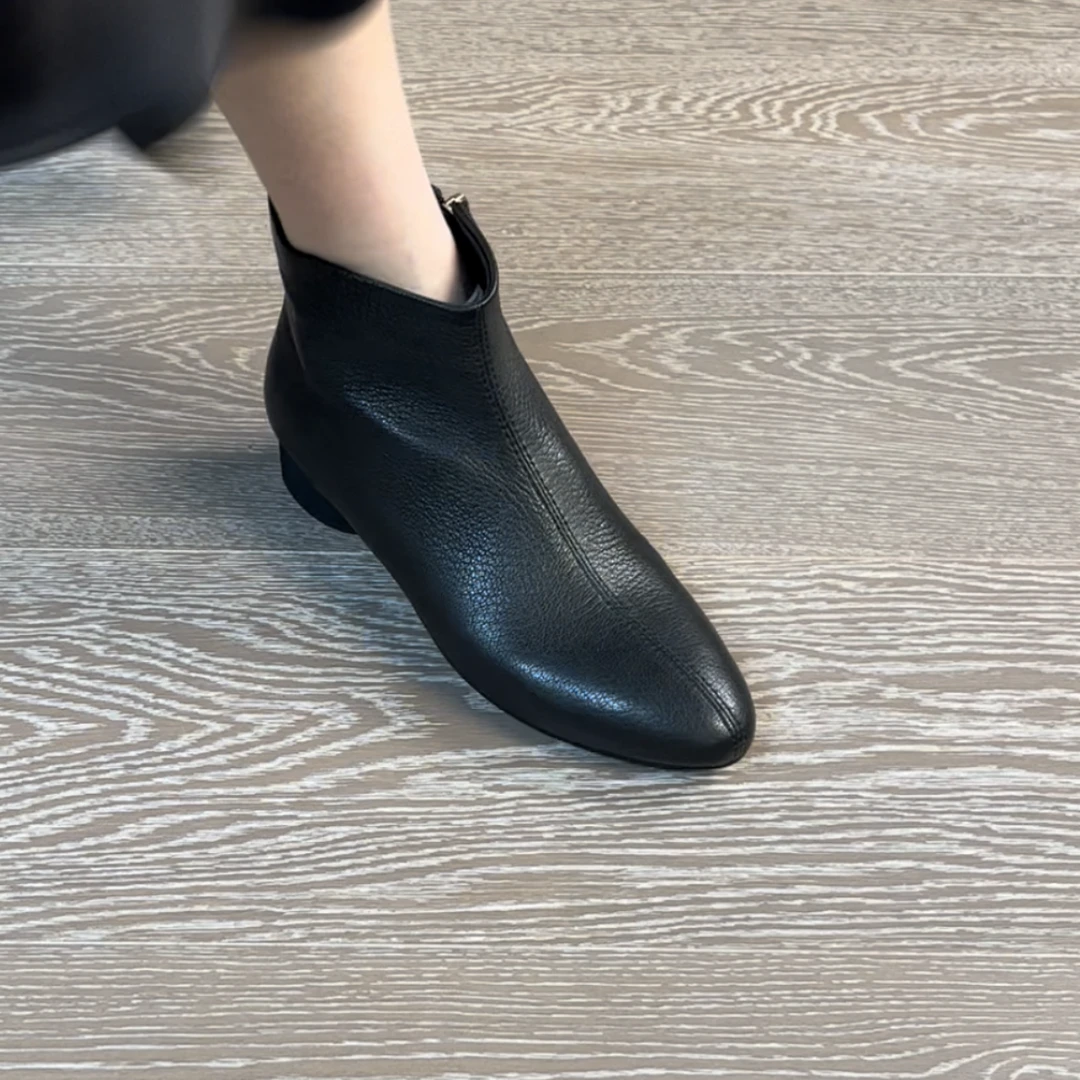 3CM头层羊皮秋冬法式胶粘平跟粗跟短靴复古港风秋尖头后拉链防滑