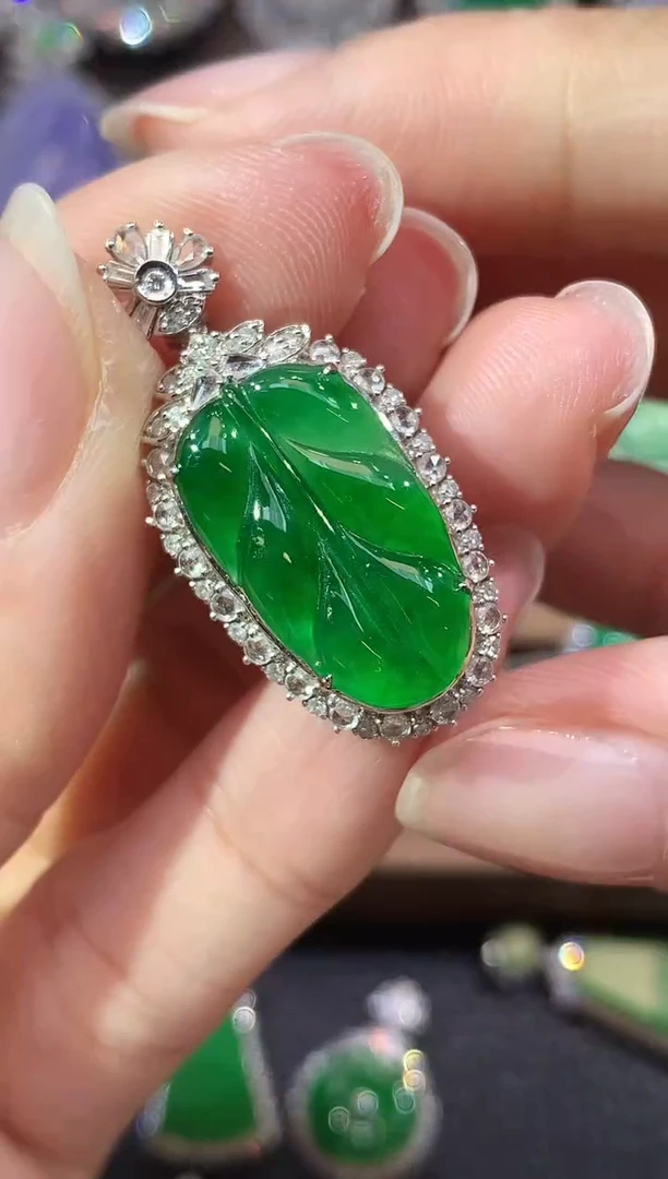 吊坠(不含链)18K金镶嵌翡翠D31