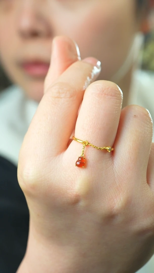 18K金镶嵌戒指翡翠&**姐冰种葫芦戒指