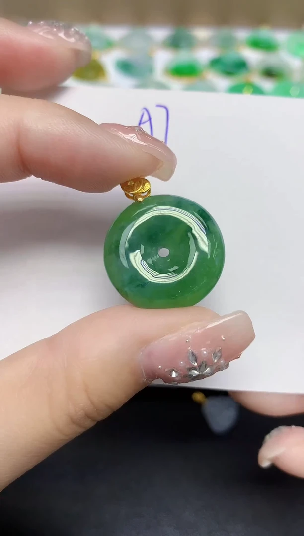 颈饰未镶嵌翡翠天然缅甸翡翠A货翡翠百元以上9元证书费自理