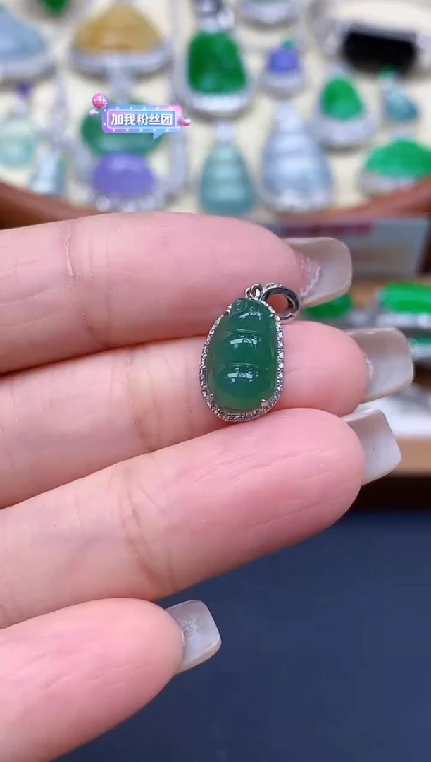 颈饰18K金镶嵌翡翠小*姐85-中国好珍宝