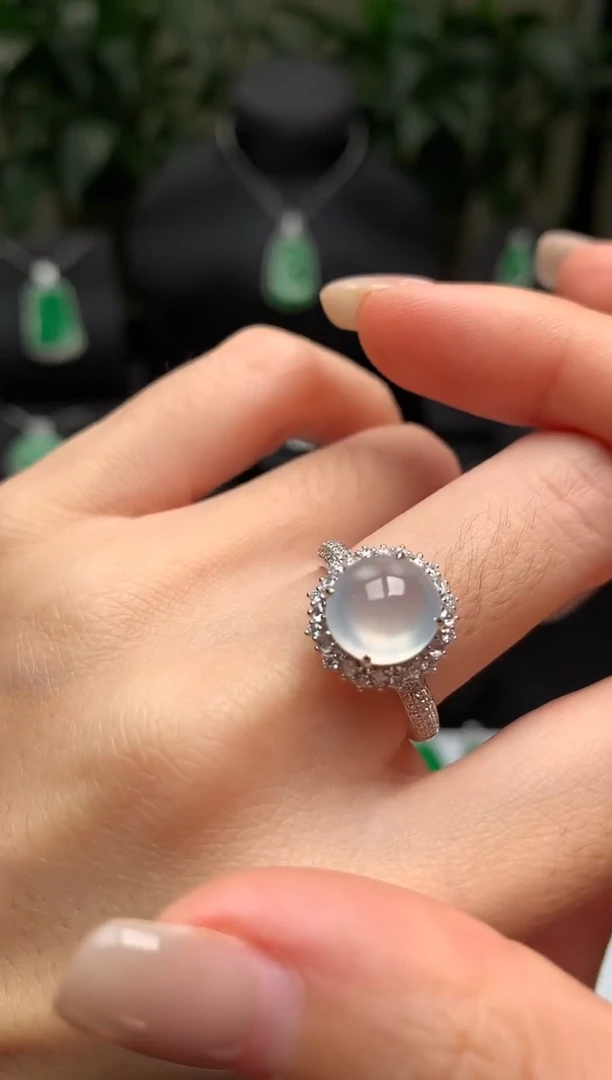 翡翠戒指18K金镶嵌戒指