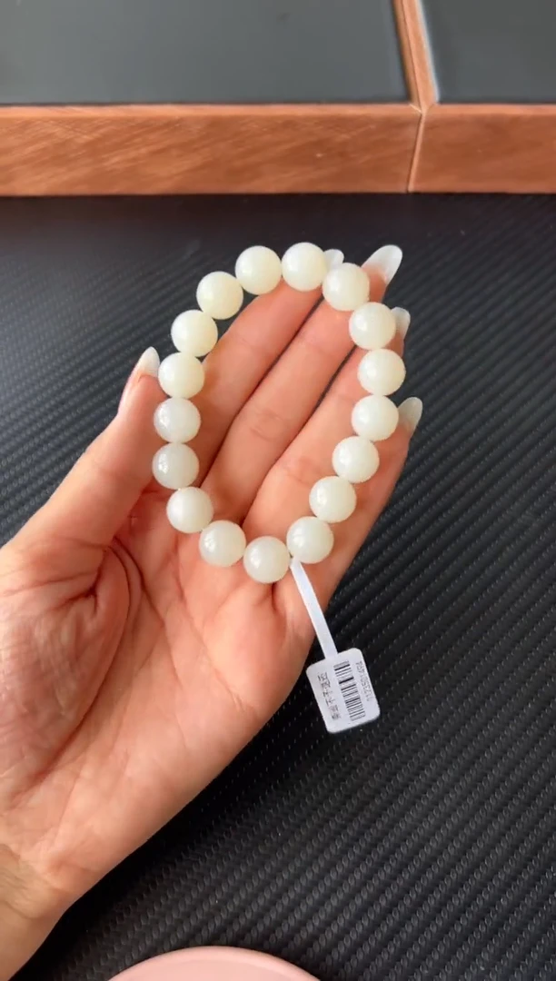 未镶嵌手串和田玉黑山微色差卡12m