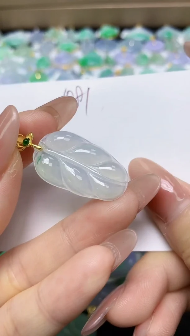 翡翠未镶嵌颈饰 天然缅甸翡翠A货