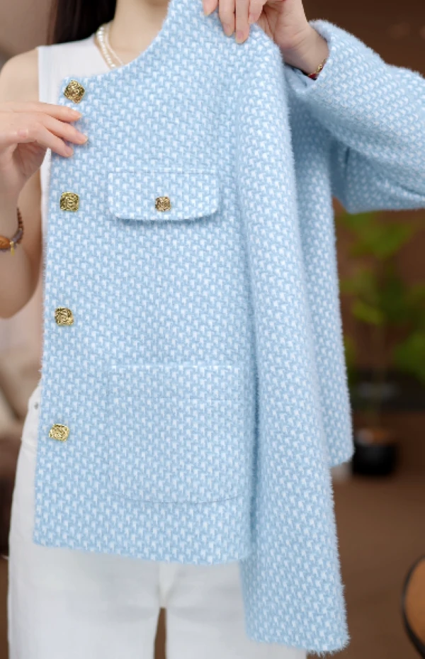 XA2-25新款天蓝毛绒千鸟格小香外套