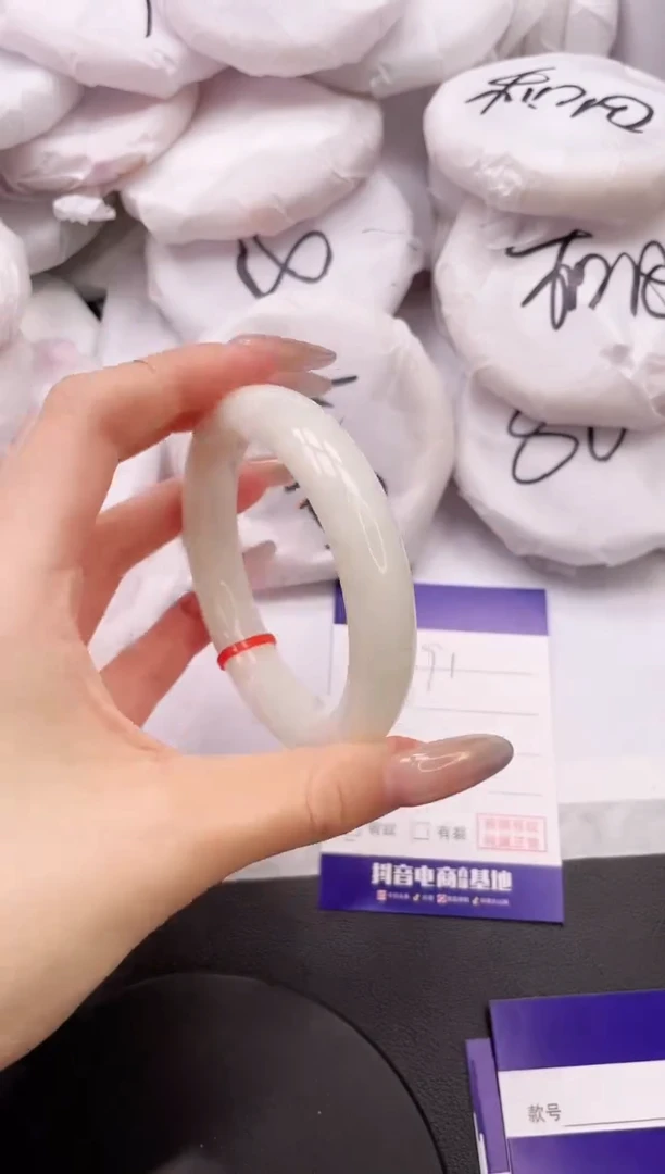 【闪购商品】和田玉手镯未镶嵌6K91-58