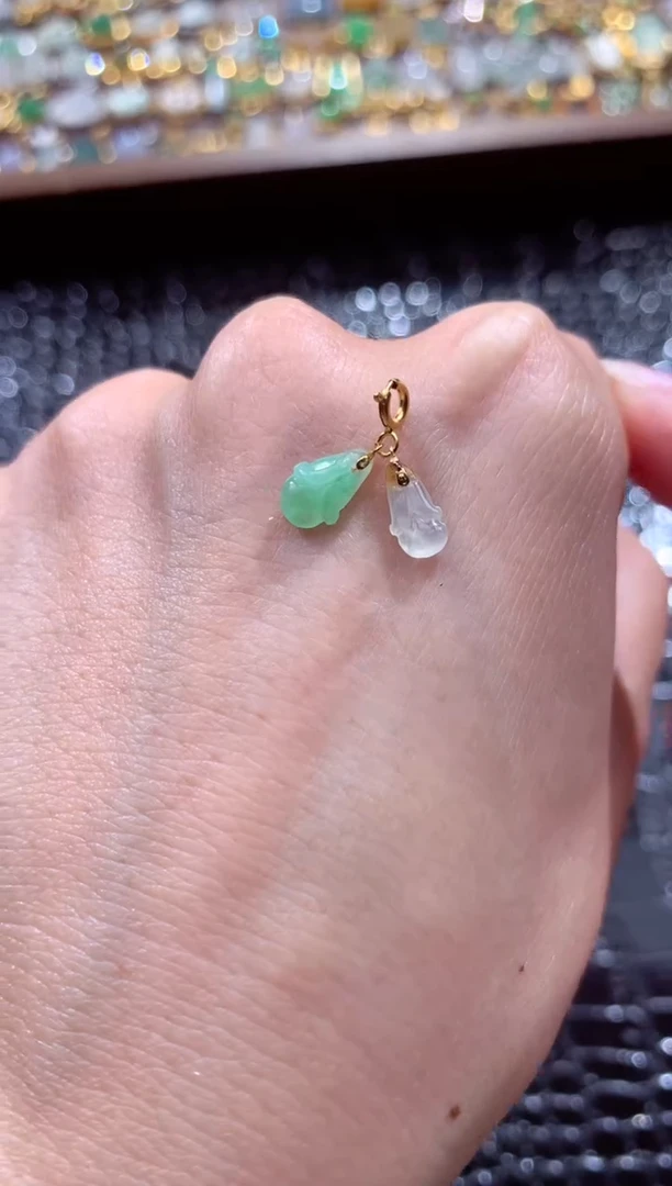 颈饰18K金镶嵌翡翠翡翠