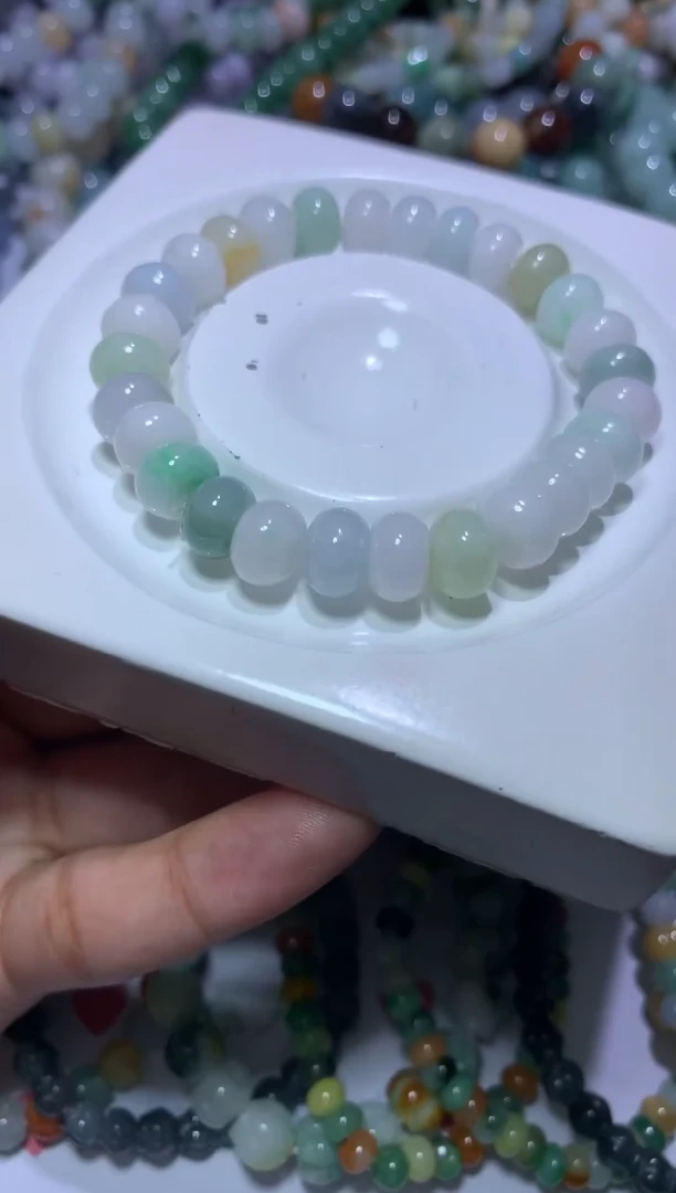 翡翠挂件未镶嵌?**?CXX308081