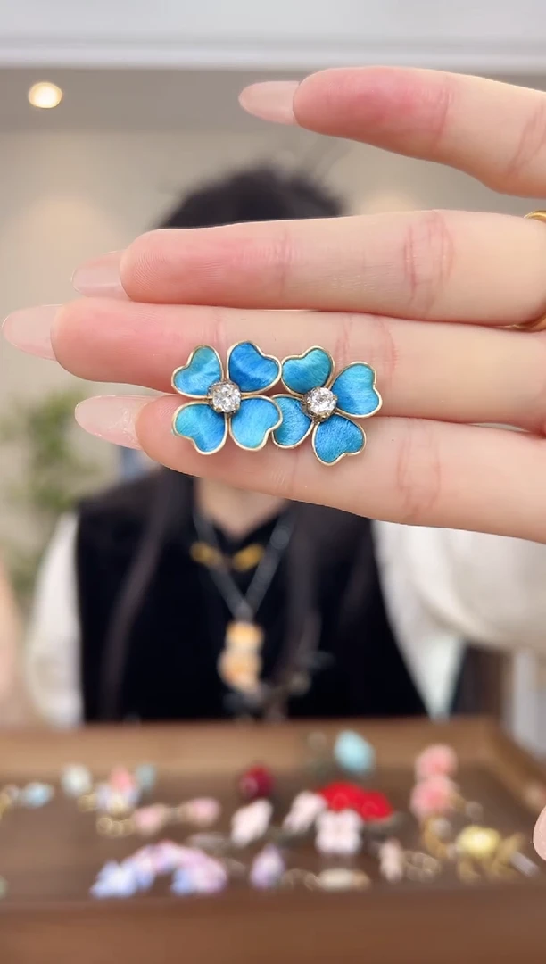 刺绣蓝色掐丝绒花耳钉