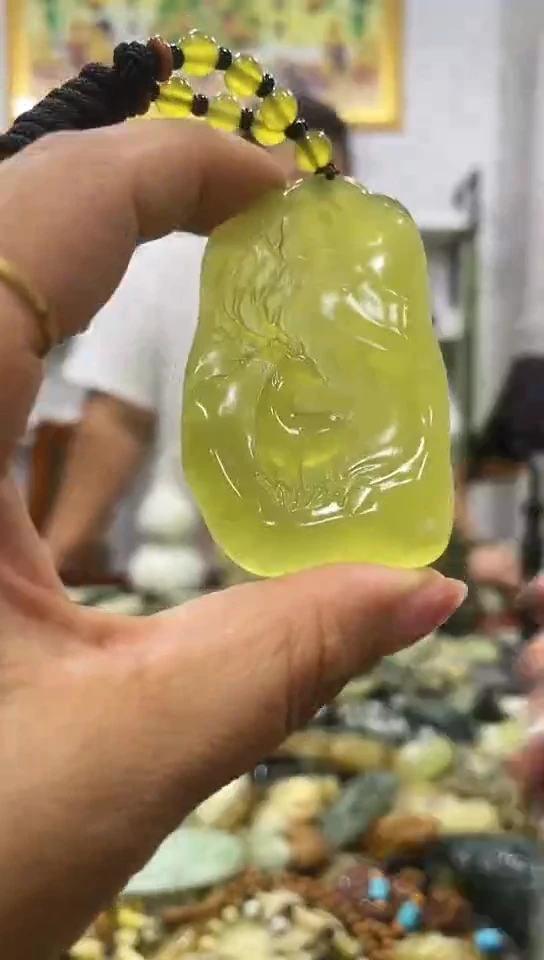 岫玉未镶嵌吊坠