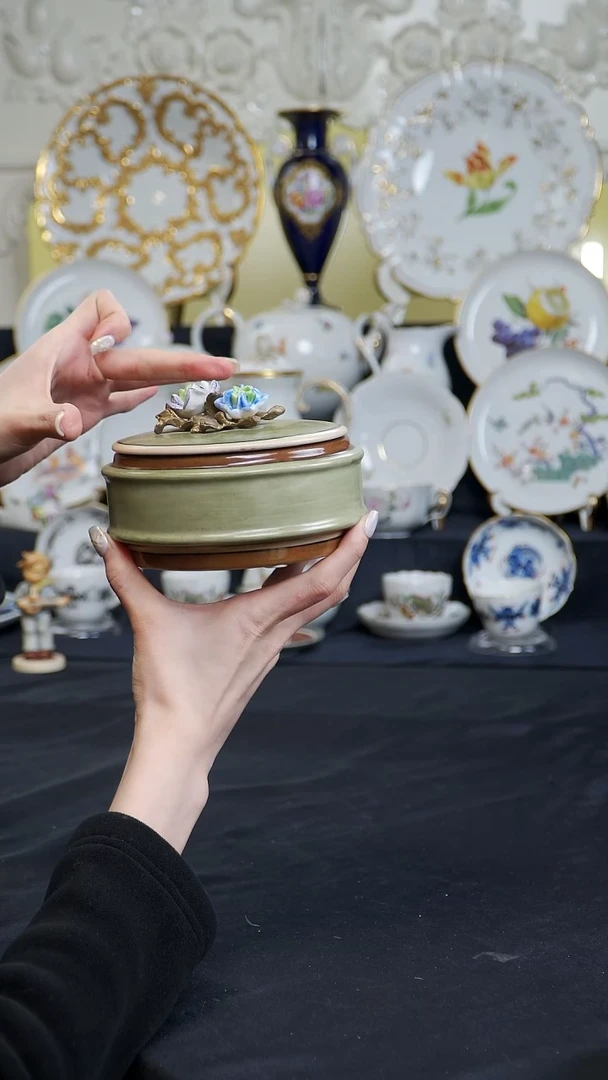 骨瓷婷婷中古器物如图所示133
