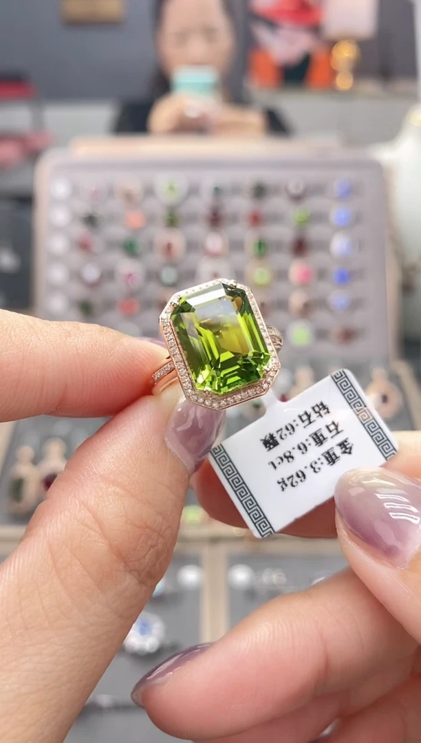 18K金镶嵌戒指碧玺6.8