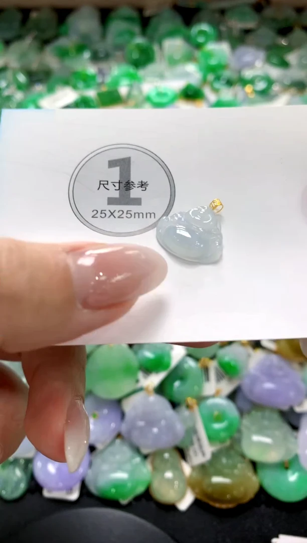 翡翠18K金镶嵌颈饰1111111111111111