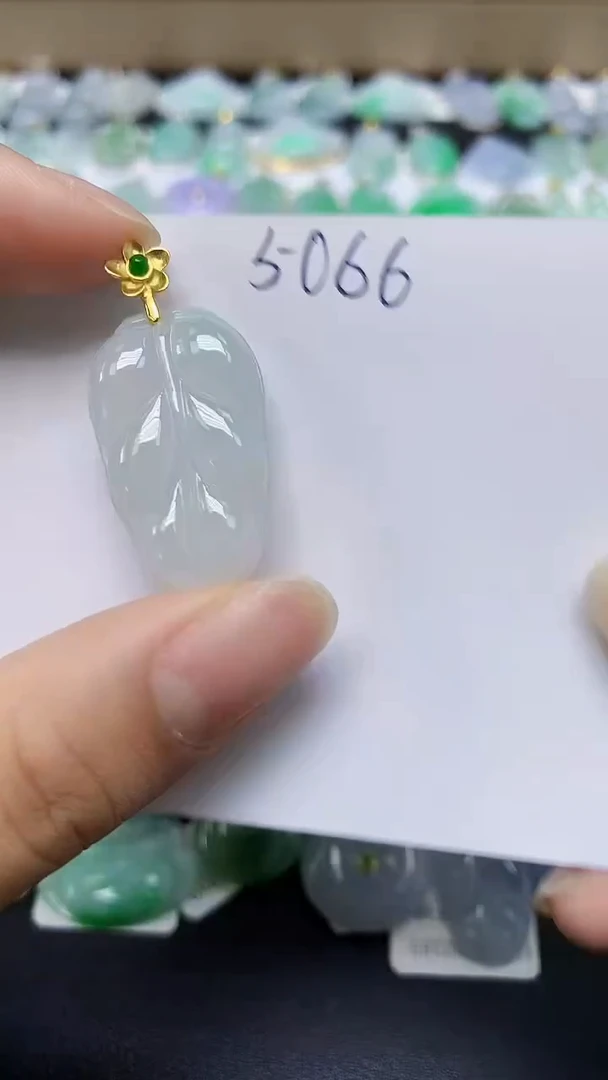 翡翠未镶嵌颈饰 天然缅甸翡翠A货