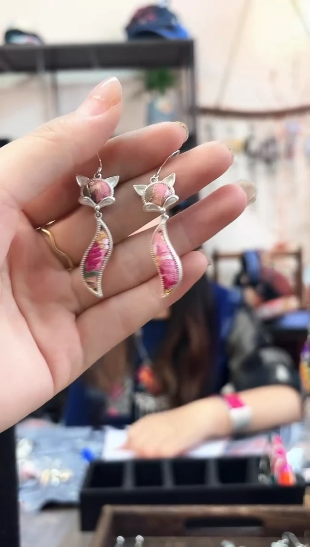 织绣民族风非遗老绣饰品650