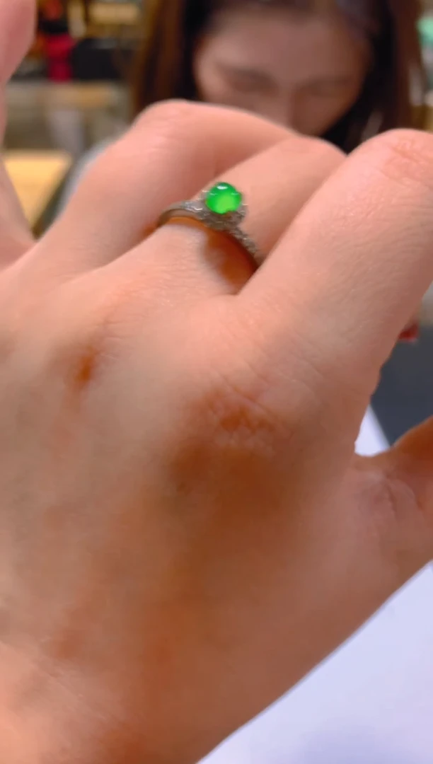 未镶嵌翡翠耳饰多样性发一