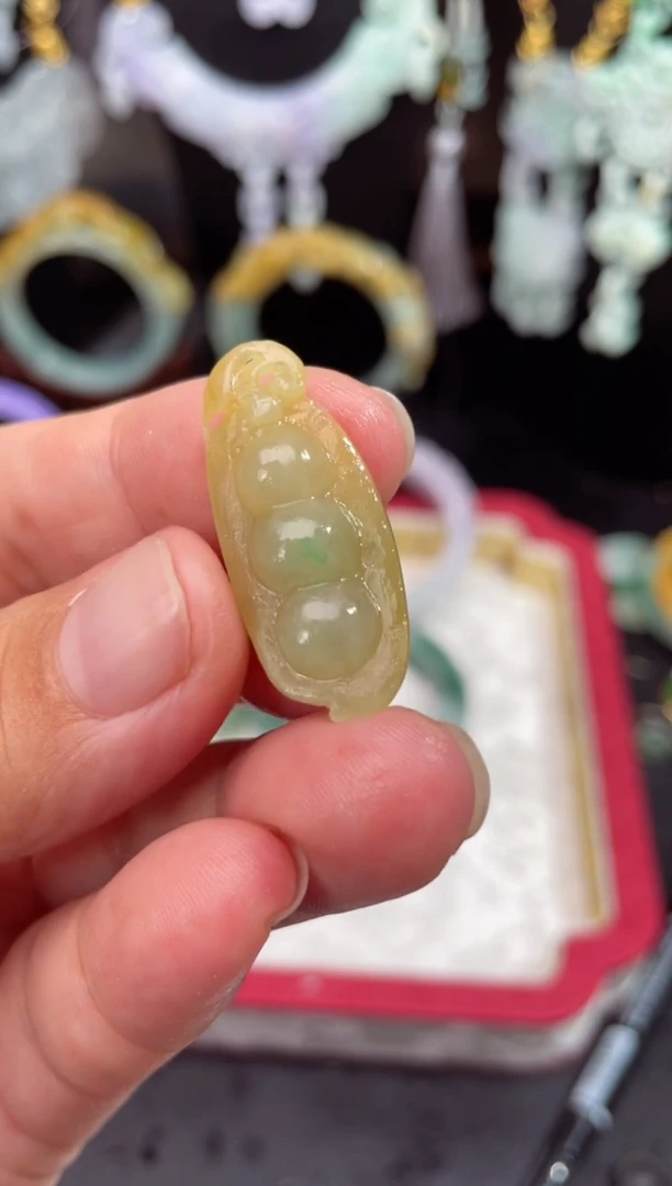 未镶嵌定制翡翠吊坠