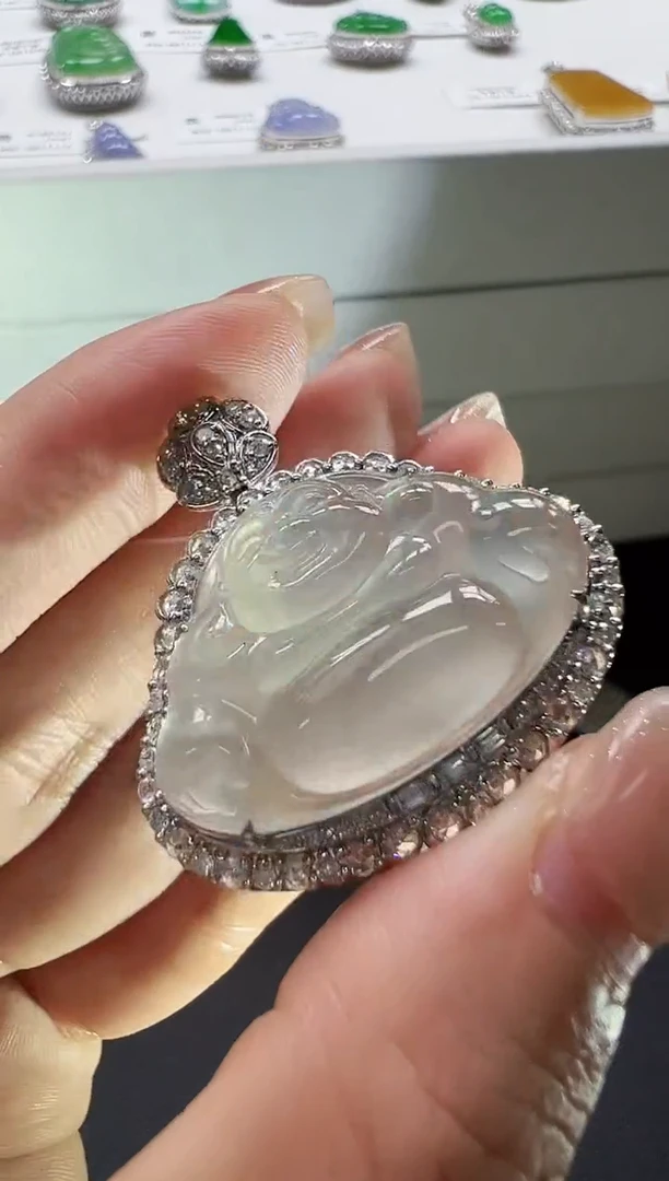 颈饰18K金镶嵌翡翠KDF1106-097