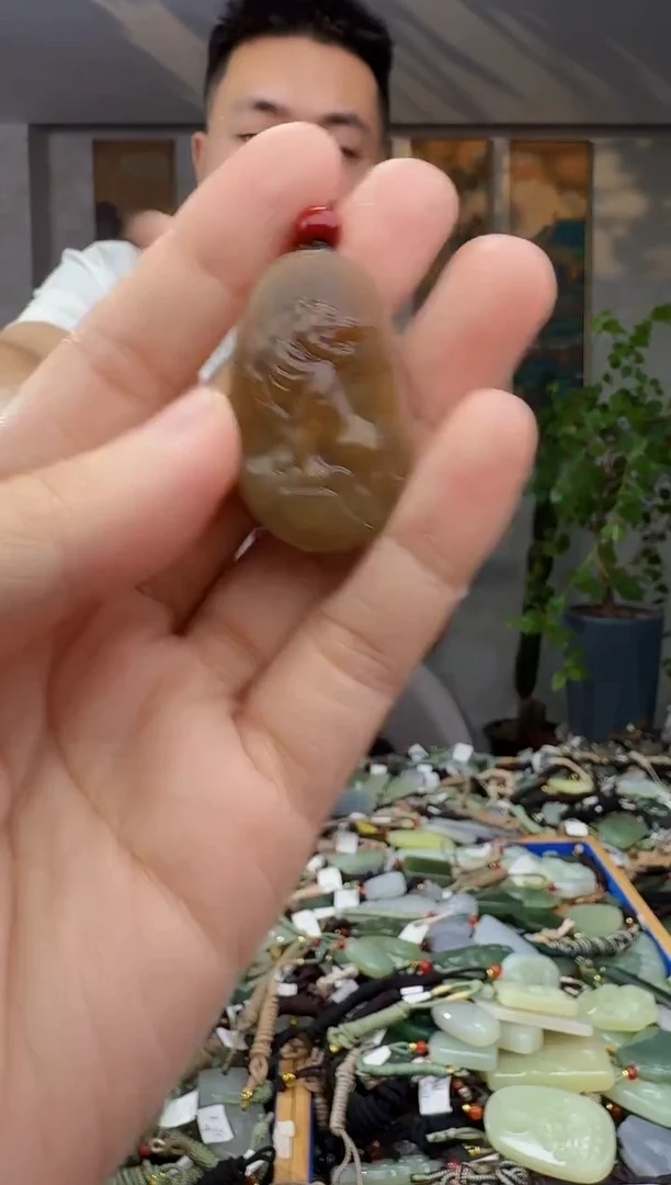 未镶嵌和田玉挂件拍一发一