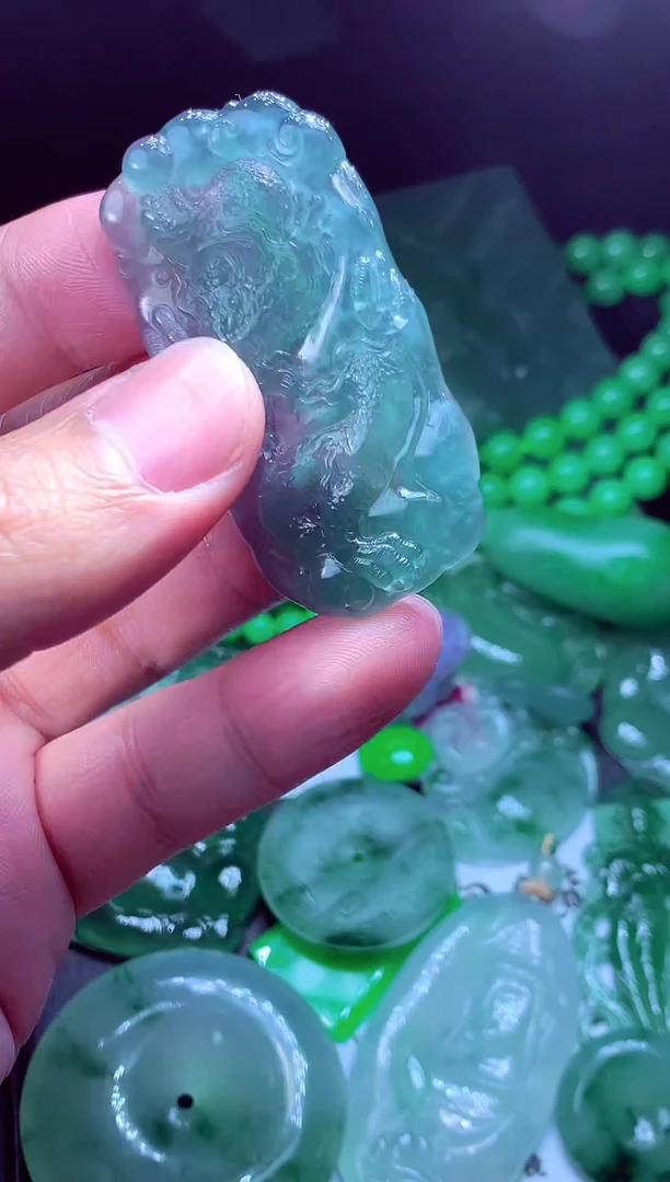 未镶嵌定制翡翠柒*?翡翠毛货定制