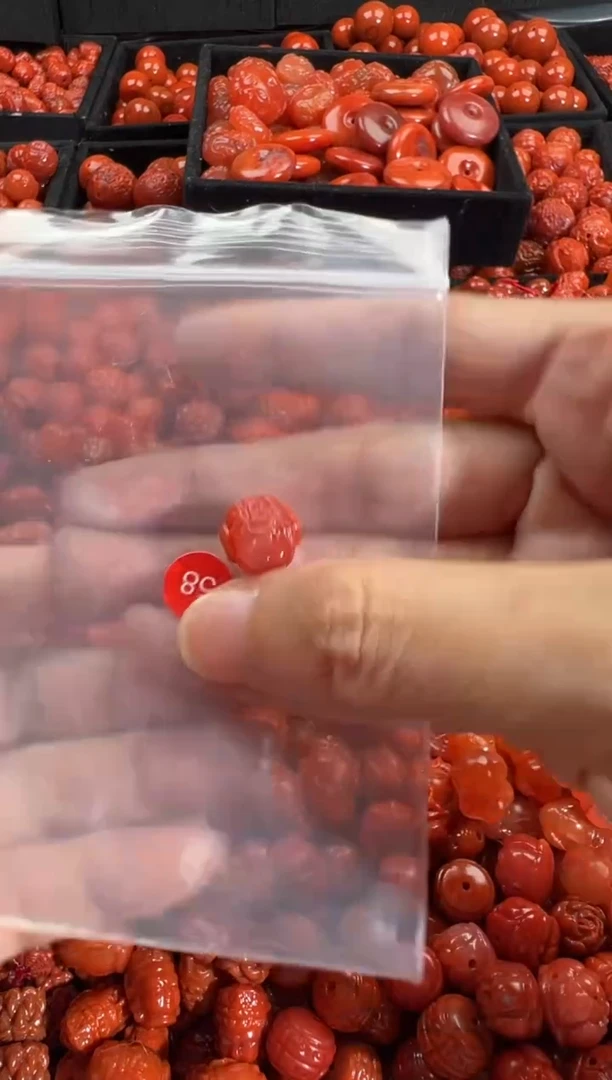 颈饰未镶嵌南红玛瑙1