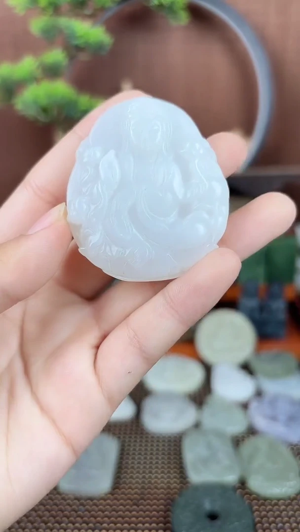 和田玉未镶嵌颈饰1