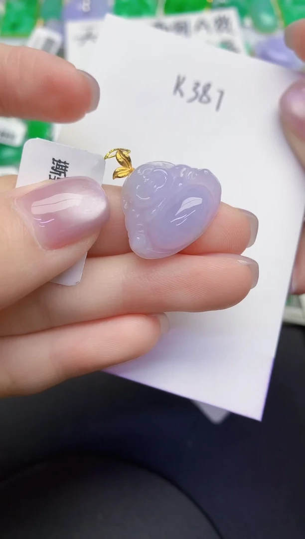 颈饰18K金镶嵌翡翠缅甸天然翡翠A货