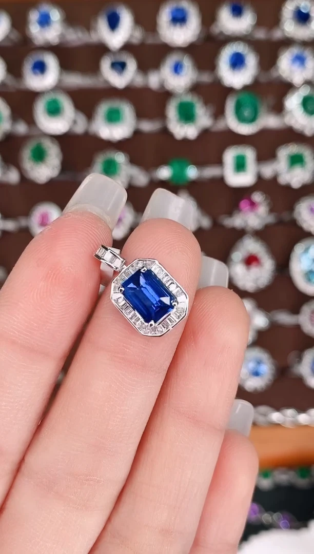 【闪购商品】蓝宝石18K金吊坠18K金镶嵌1.03克拉皇家蓝色