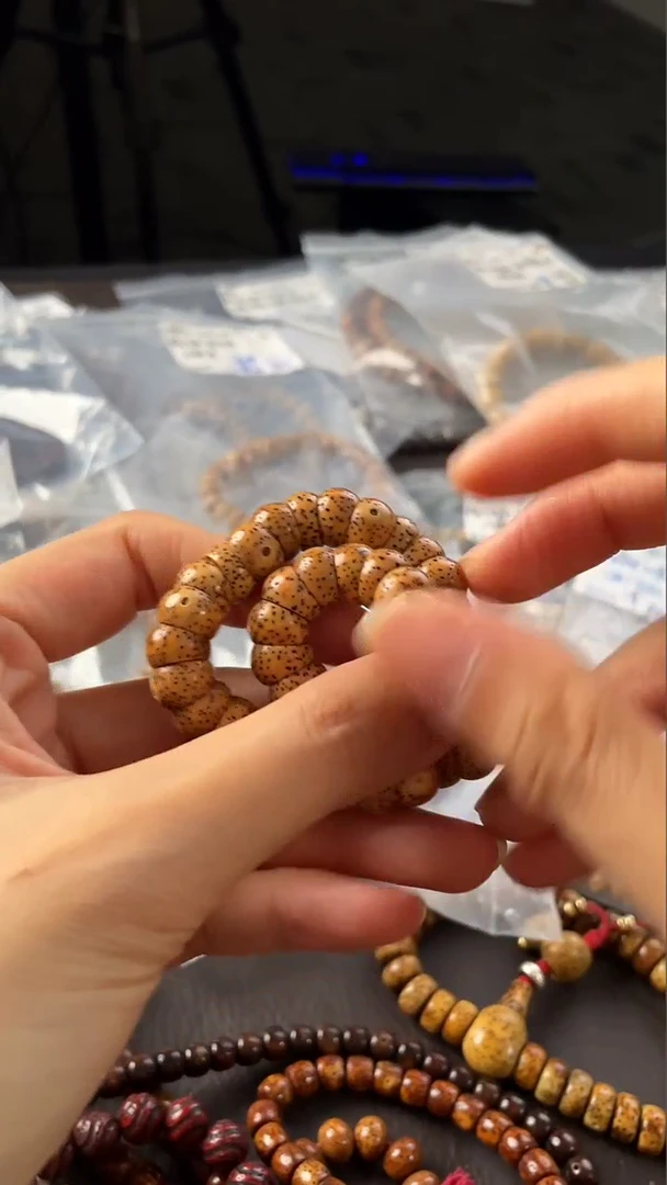 星月菩提手串精工级粉皮浅珀大肠10*7手持