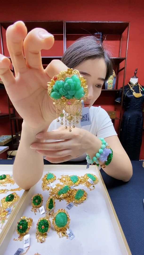 颈饰未镶嵌翡翠翡翠