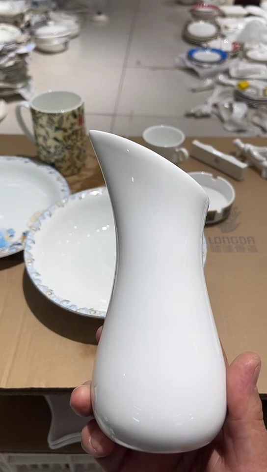 瓷花瓶隆达骨质瓷