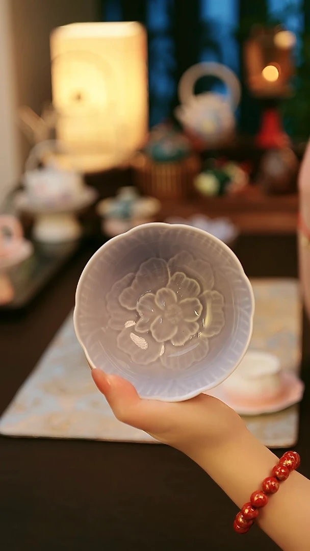 陶瓷茶具丁香紫刻绘碗