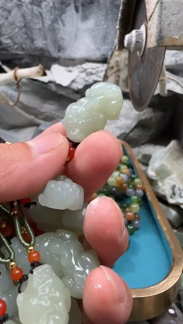 和田玉未镶嵌颈饰吊坠多样性拍一发一件