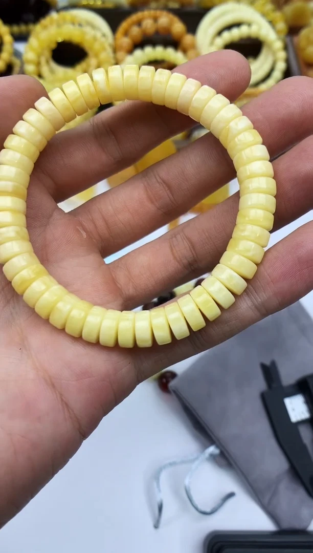 裸石蜜蜡未镶嵌手串